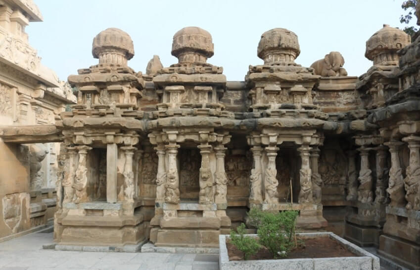 kanchi kailasanathar temple siththiralayangal