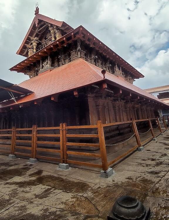 thiruvattar adikesava perumal temple inside view