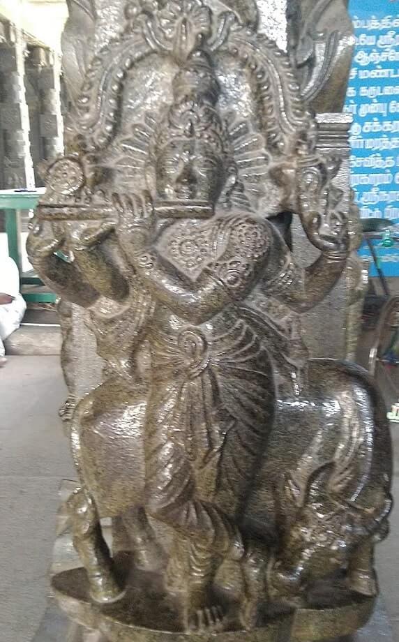 krishna with flute sculpture