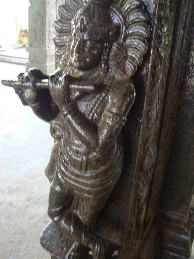 thiruindalur perumal krishna avatar sculpture