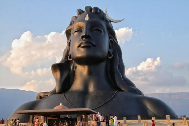 lord shiva statue at isha yoga