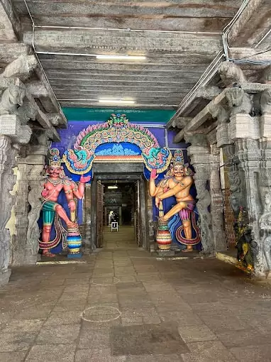 patteeswaram-dhenupureeswarar-temple-inside